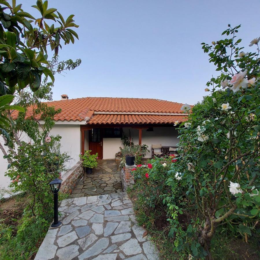 Villa Amfithea Moni Evaggelistrias Exterior photo