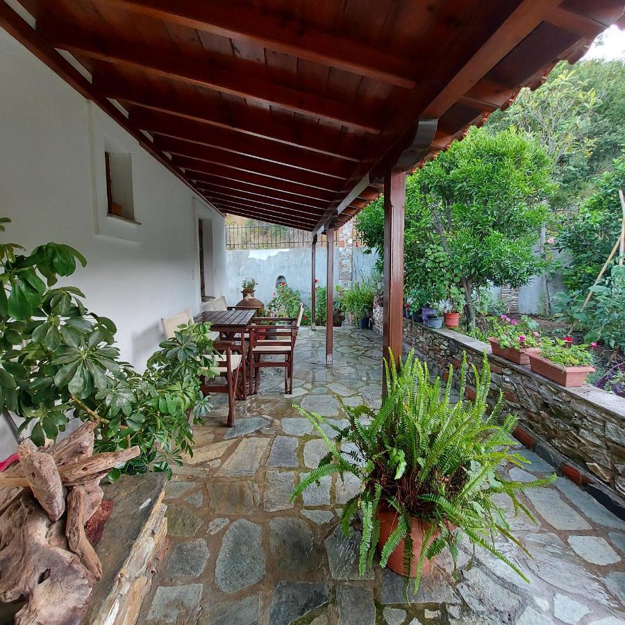 Villa Amfithea Moni Evaggelistrias Exterior photo