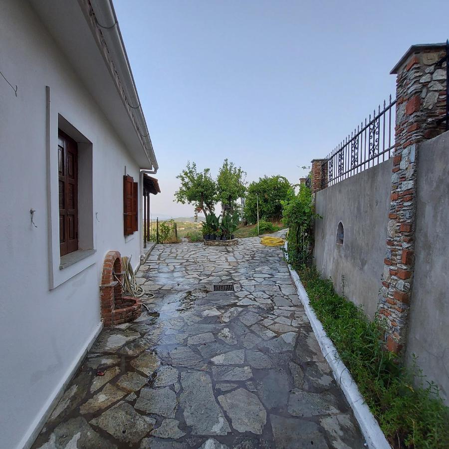 Villa Amfithea Moni Evaggelistrias Exterior photo